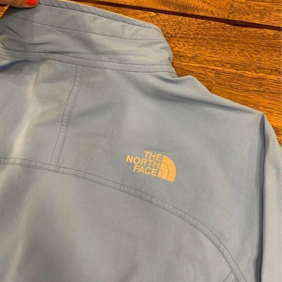 the NORTH FACE woman’s flight series shell. Periwinkle blue/white. Size Small. - Picture 9 of 10